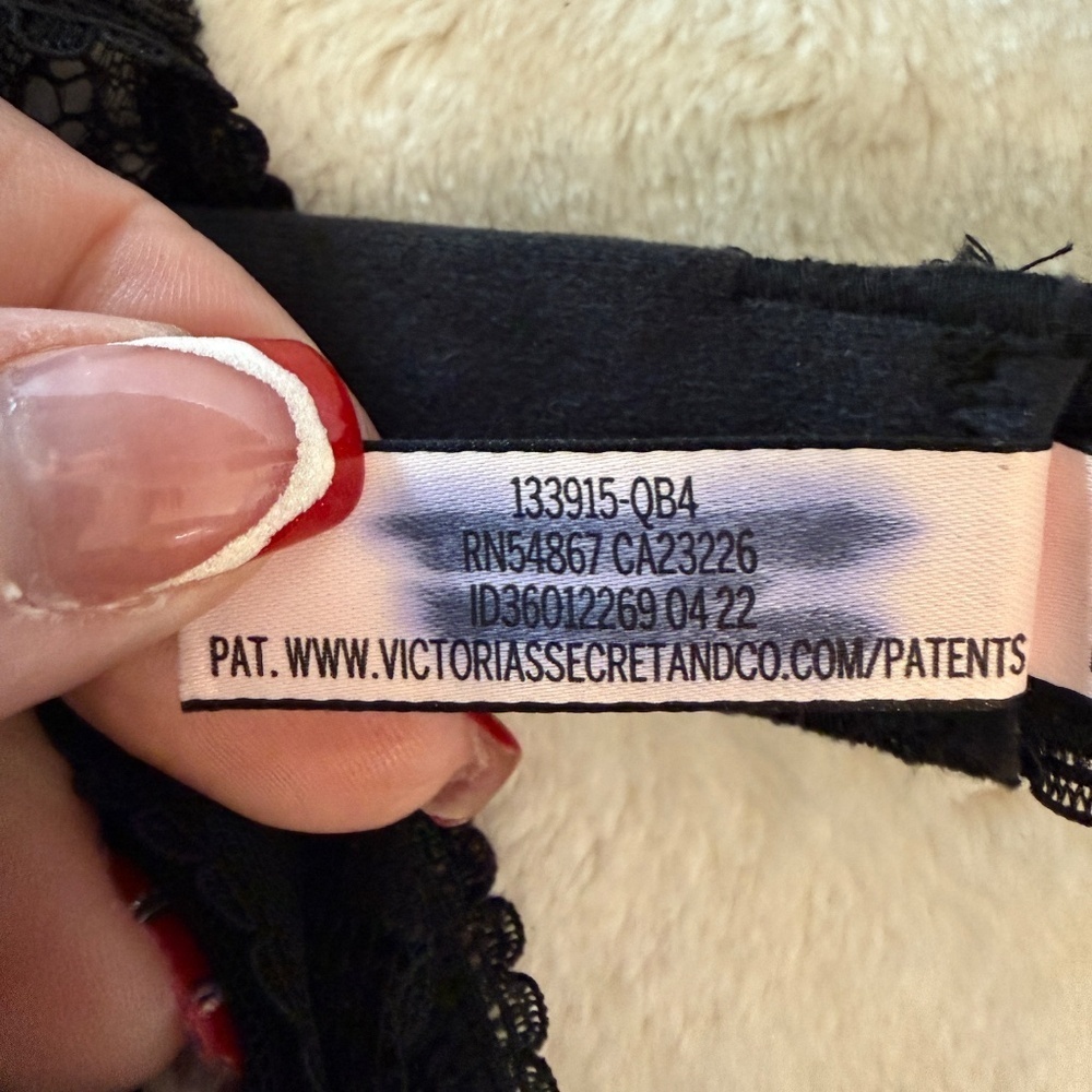 New! Victoria’s Secret Lace Ruffle Peek-a-Boo Teddy Black 45917 - Picture 14 of 15